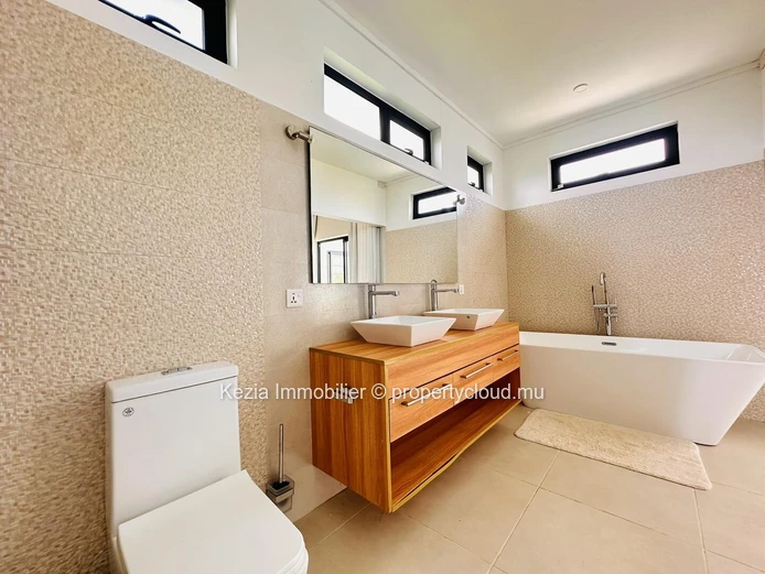 Villa Contemporaine Avec Piscine