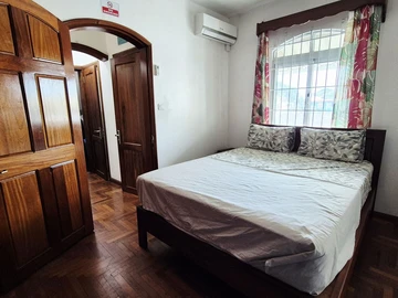 6 Bedroom Apartment