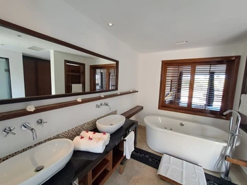 6 Bedroom Villa