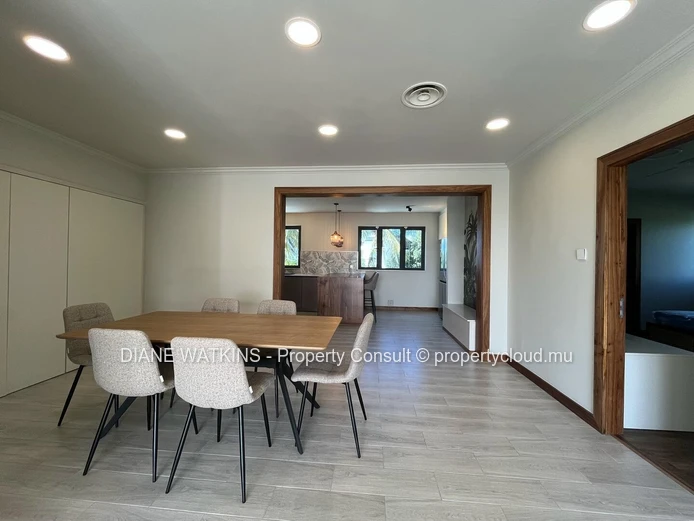À Louer - Maison Moderne de 3 Chambres Proche de la Plage à Blue Bay