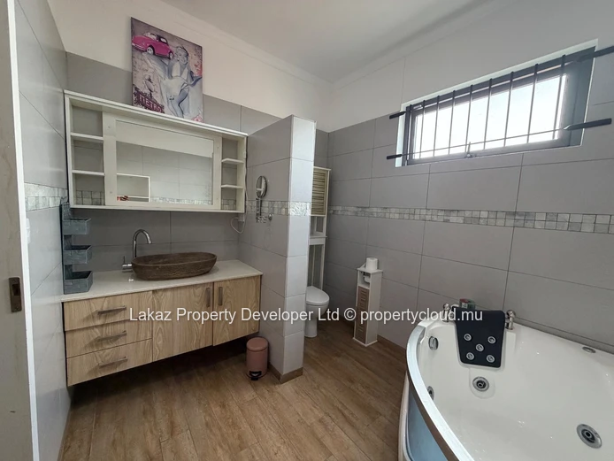 Furnished 3-Bedroom House with Private Pool in Sottise