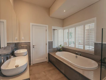 4 Bedroom Villa