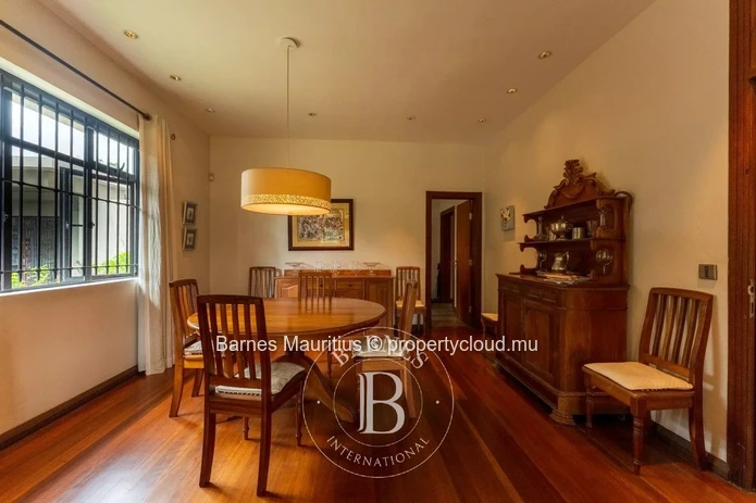 VACOAS - Exceptional Family Home with Timeless Charm – 5 bedrooms