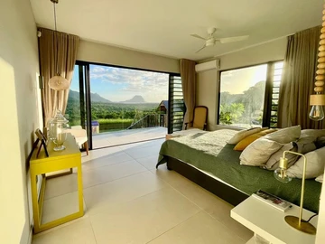5 Bedroom Villa