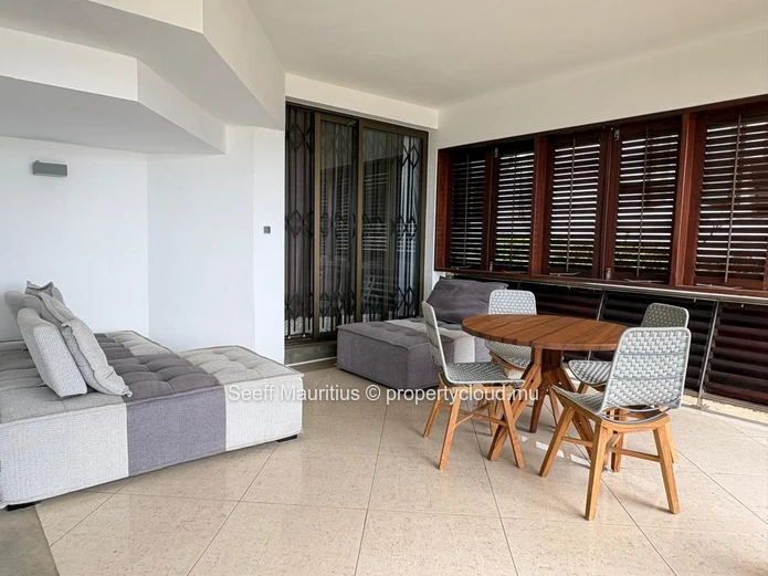 Renovated 3-bedroom apartment with sea & Le Morne views