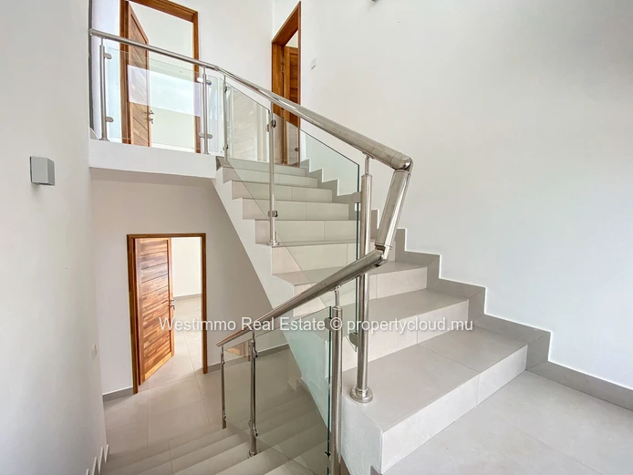 Grand baie - A vendre Villa neuve moderne de 3 chambres en suite