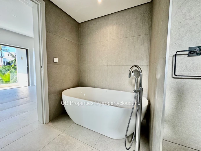 Luxurious 3 Bedroom Apartment
