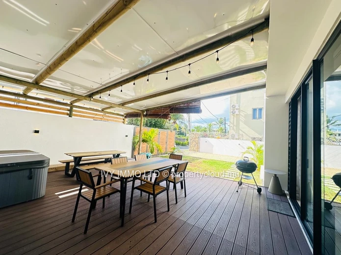 For Rent – Prestigious Triplex in Trou aux Biches