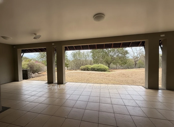 Exceptional IRS Villa with Mountain Views – Tamarin