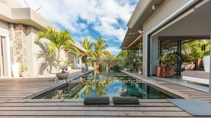 Exquisite furnished modern RES villa in the heart of Tamarin