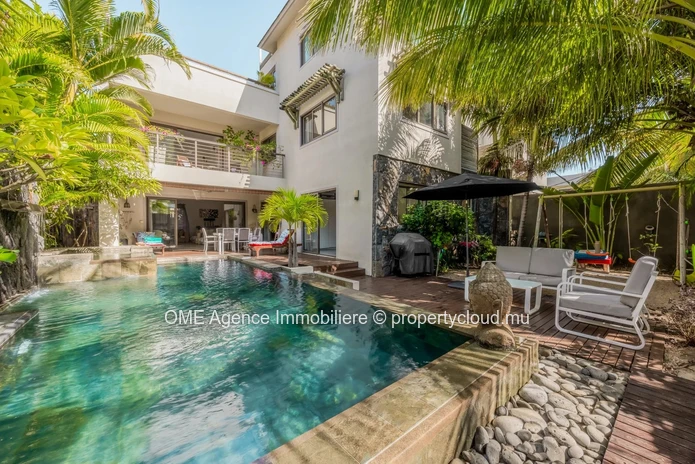 LA PRENEUSE - Your private oasis: Stunning 5-bedroom villa