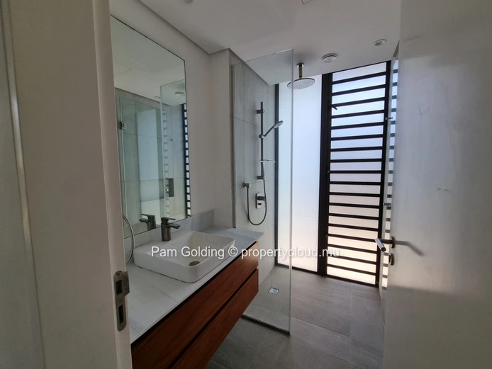New 3 bedroom luxury townhouse for rental on the West Coast. (Sole Mandate)