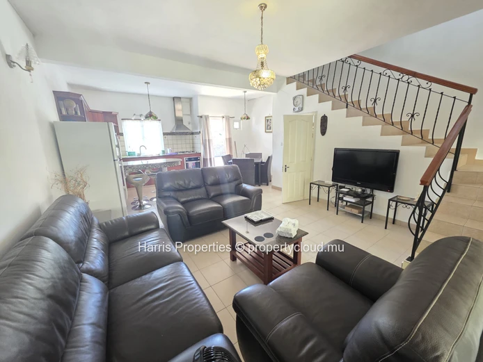 À louer : Duplex dans une résidence sécurisée à Grand Gaube