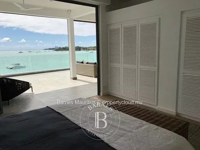 Grand Baie - Seafront Penthouse With 4 Bedrooms
