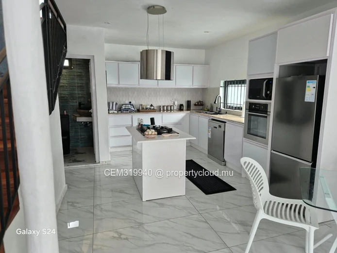Beachfront Bungalow for Rent – Blue Bay, Mahébourg