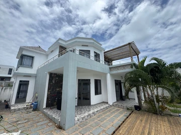 4 Bedroom Villa