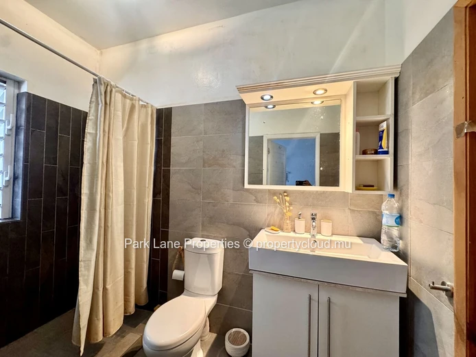 Charming 2 beds apartment close to all amenities