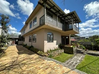 House in Engrais Martial, Eau Coulee Curepipe