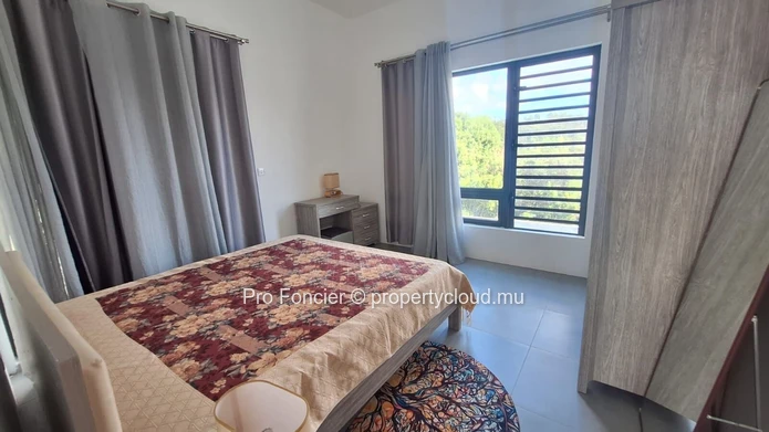 House for rent in Calodyne - Contemporary 390 m² New Villa idyllic Setting Between Pool and Living Space