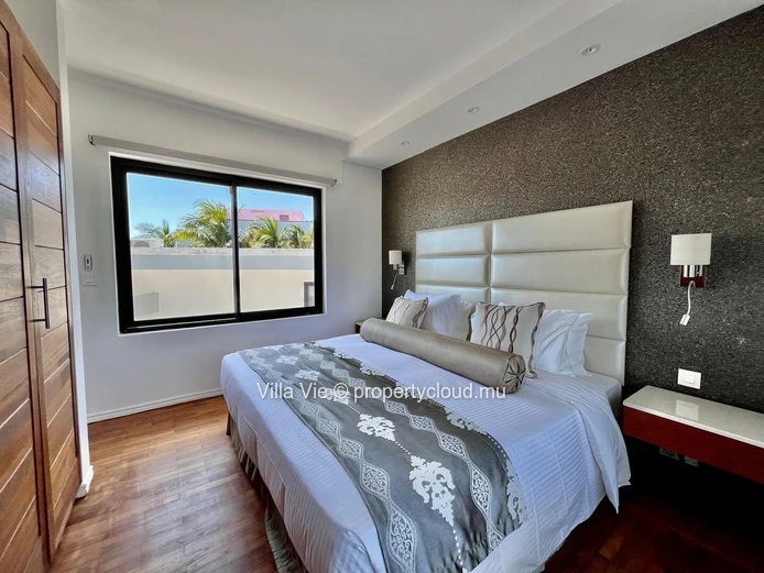 Calodyne - Elegant 4-bedroom home with swimming pool and garden
