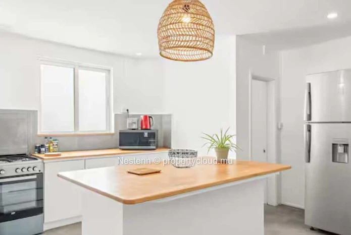 Charming and bright 4 bedroom semi-detached villa