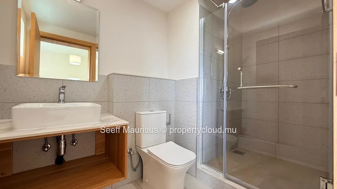 River Park Trianon - Modern Living: 2-Bedroom Apartment 