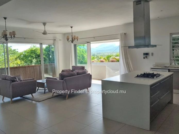 Luxury 5-Bedroom Villa  – Infinity Pool, Lagoon Views & Refined Island Living