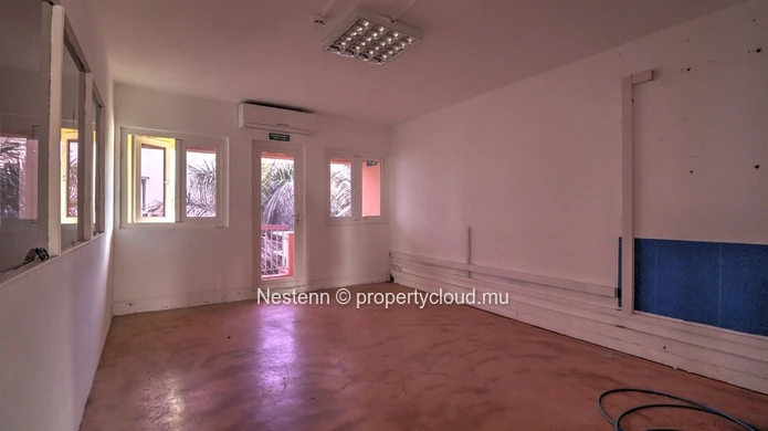 Office space of 371.61 m² 