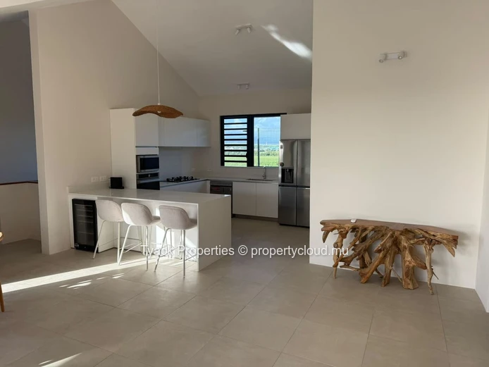 Belle villa meublée avec piscine privée à louer à Belle Vue Harel