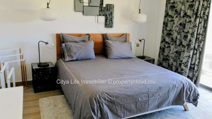 Duplex de 4 chambres avec piscine privée à vendre à Balaclava