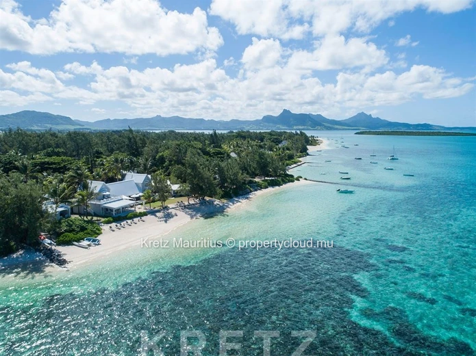 Une villa authentique nichée entre jardins tropicaux et lagon de Pointe d'Esny