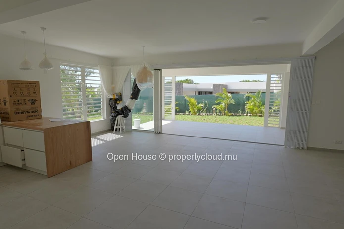 Furnished villa for rent in Forbach, 320m², 5 bedrooms, private pool, accessible to foreigners, rental with or withou...