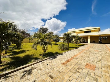 5 Bedroom Villa