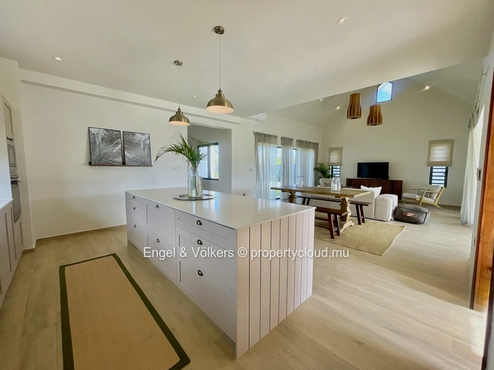 Modern Living in Mont Choisy – 3-Bedroom Villa with Pool