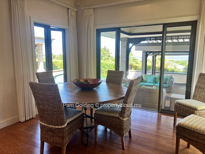 Élégante Villa de 4 Chambres avec Vue Spectaculaire sur l’Océan à Heritage Villas Valriche