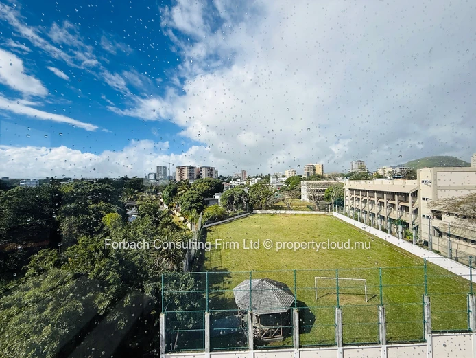 For sale : Prestigious Building ideal for offices and commerce 