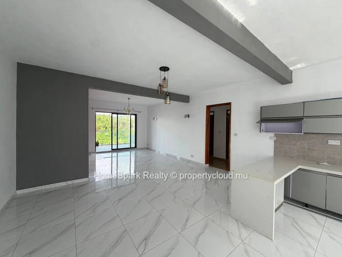 Spacieux Appartement au Premier Étage à Louer – Morcellement Pinewood, Wooton