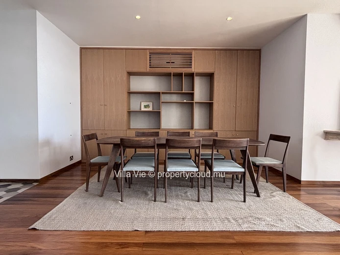 Roches Noires - Penthouse de 3 chambres avec vue sur la mer et piscine commune