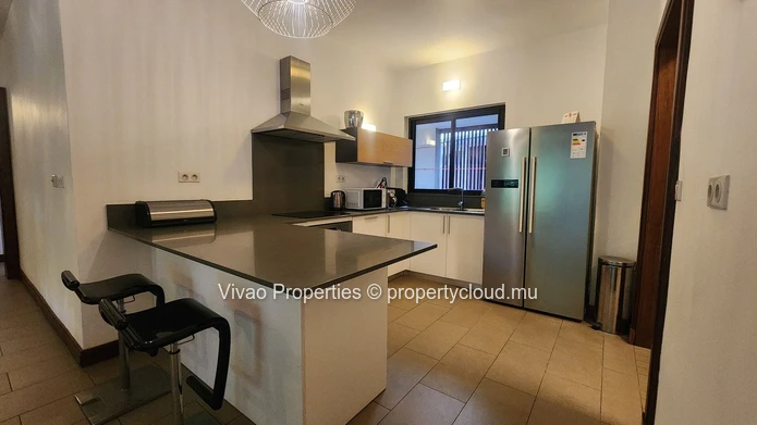 Appartement meublé 3 chambres à louer à Moka (172m²). Magnifique environnement donnant sur la rivière. Ref 16186.