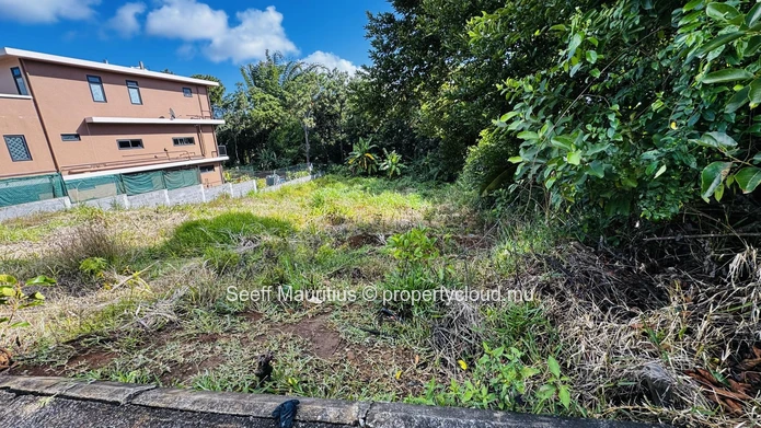 Highland Rose - Prime Plot with River Reserve