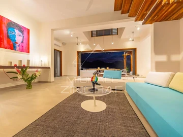 6 Bedroom Villa