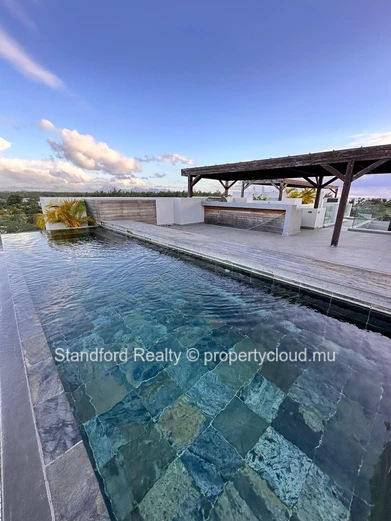 Penthouse de exclusivité avec Vue Mer à Vendre – 3 Chambres, Pointe aux Canonniers, Nord