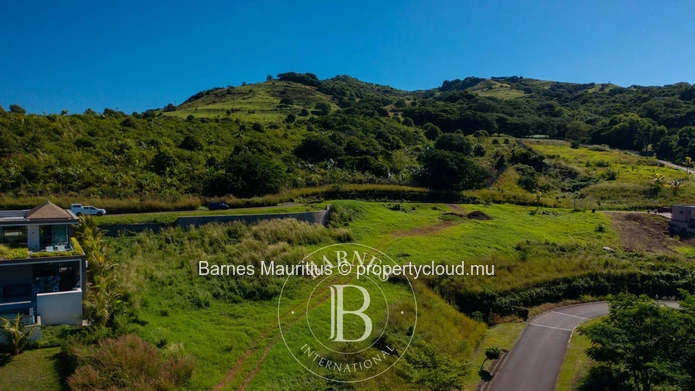 BEL OMBRE - Terrain à bâtir avec vue sur les montagnes - 1 464 m²