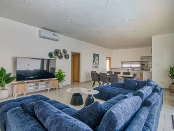 5 Bedroom Villa