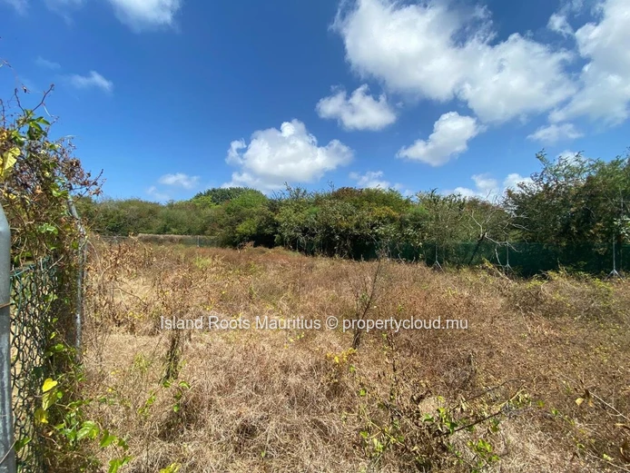 Beau terrain résidentiel à vendre à Pereybere.