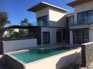 6 Bedroom House