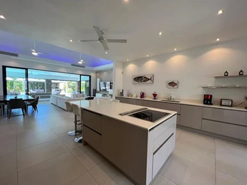 4 Bedroom Villa