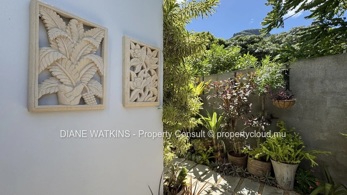 Exceptional Private Residence in La Preneuse with Panoramic Sea Views and Private Pool