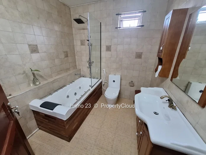 House / Villa - 4 bedrooms - Wooton - Ref. MA76643VE