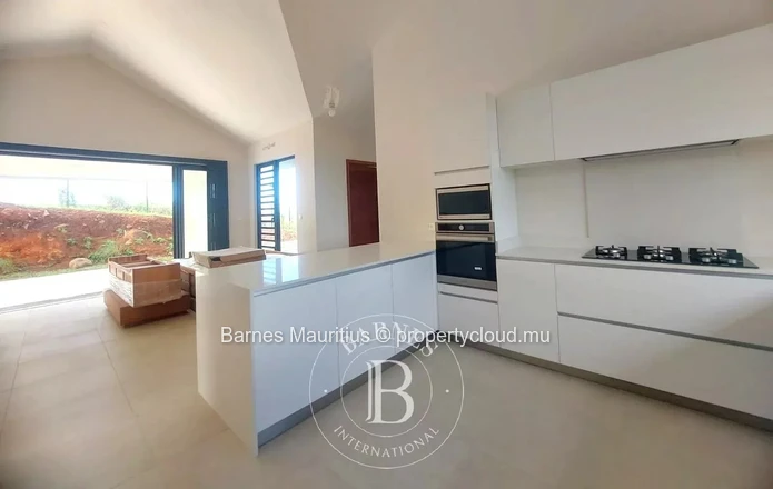 BELLE VUE - Brand New Executive Home - 3 Bedrooms